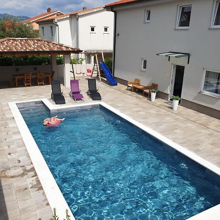 Apartments Klaudija Čižići Eksteriør bilde