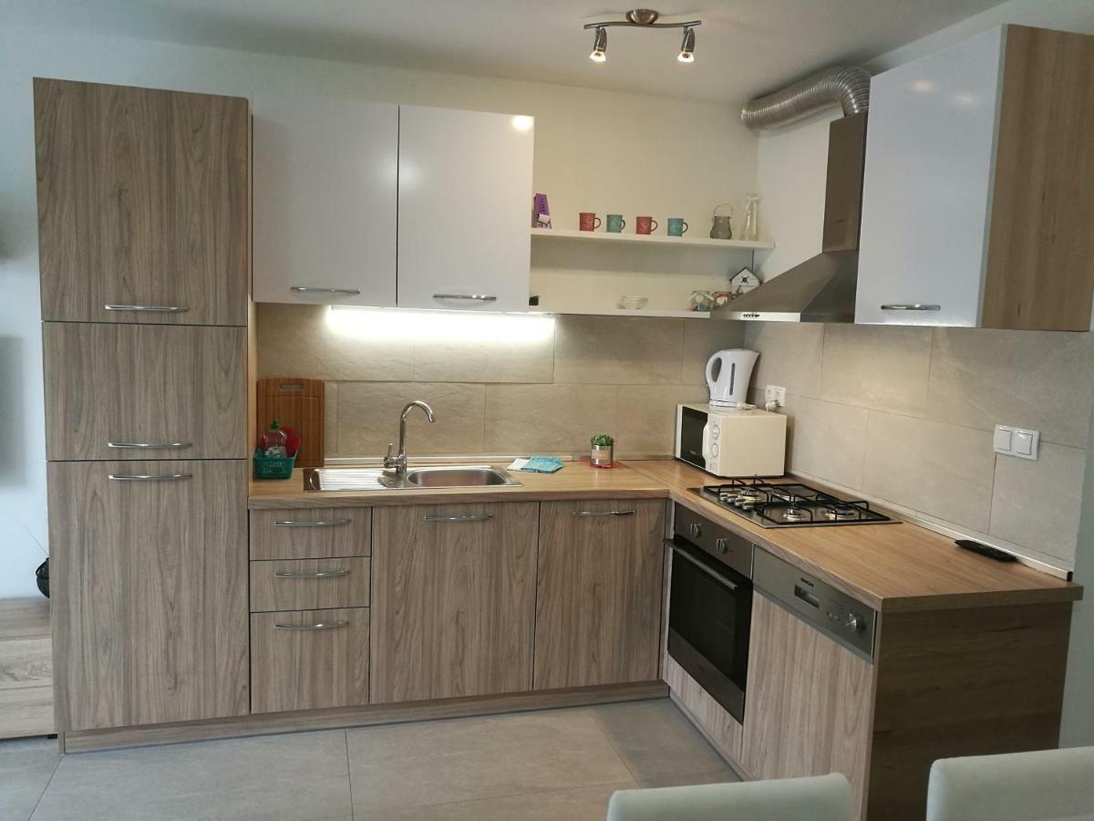 Apartments Klaudija Čižići Eksteriør bilde
